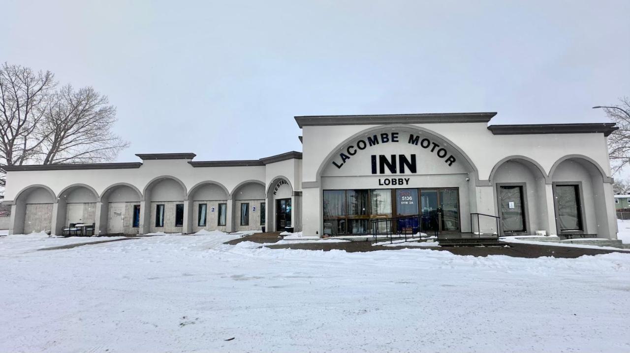 Lacombe Motor Inn Exterior photo