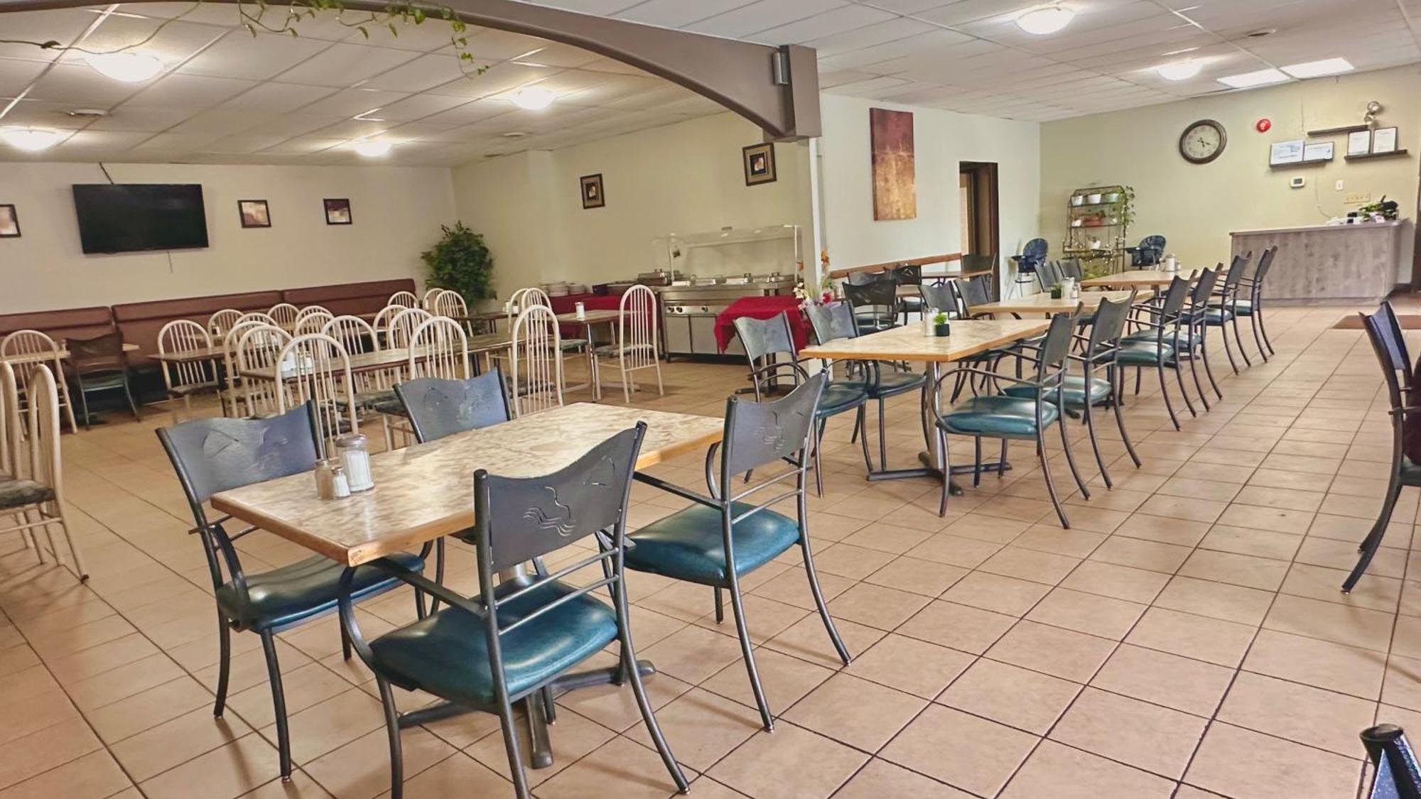 Lacombe Motor Inn Exterior photo