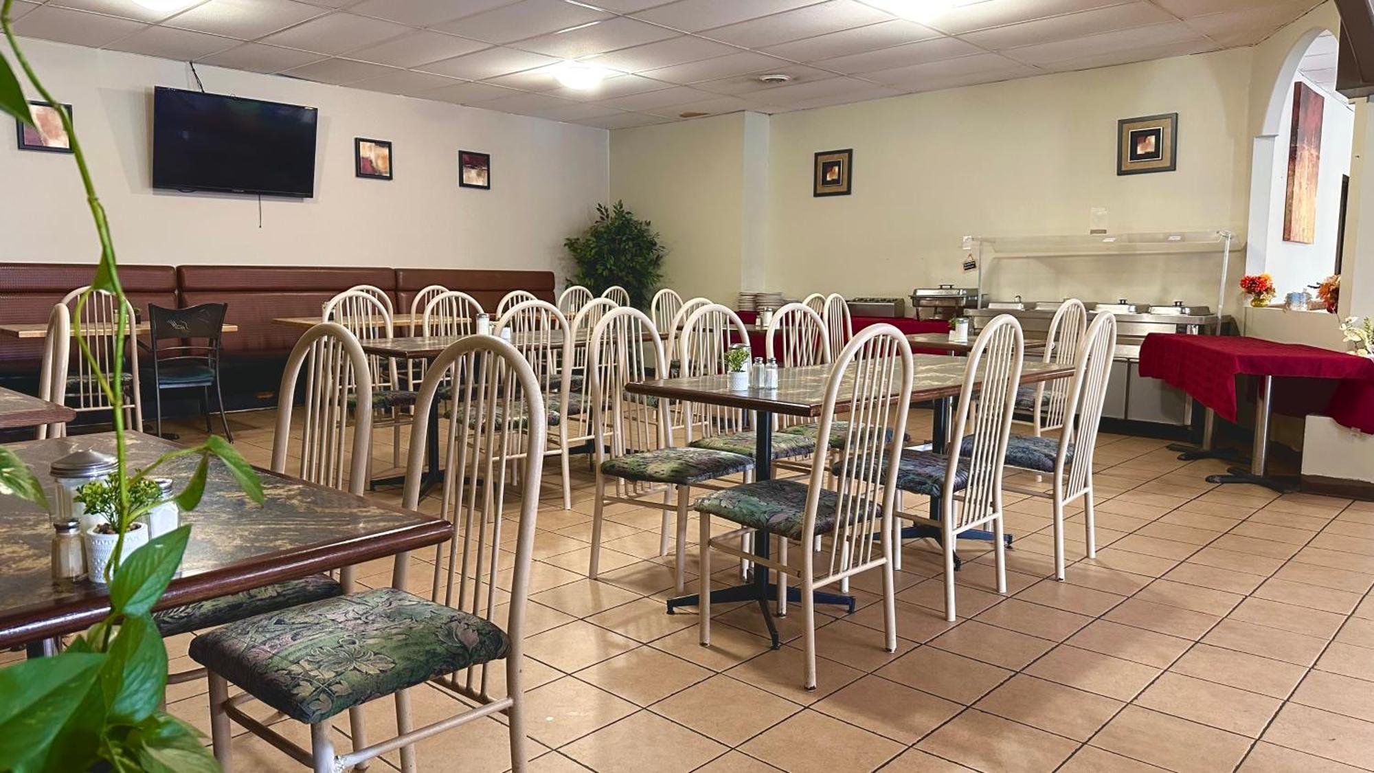 Lacombe Motor Inn Exterior photo