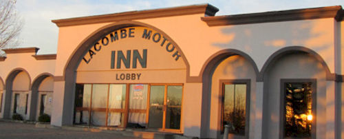 Lacombe Motor Inn Exterior photo